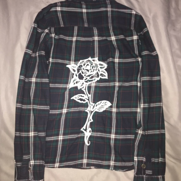 I Love H81 Tops - Upcyled Embroidered Rose 🌹 Flannel Button Down